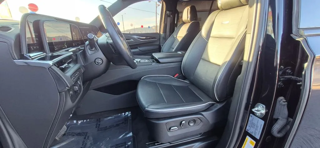 2023 Cadillac Escalade Sport - Photo 10