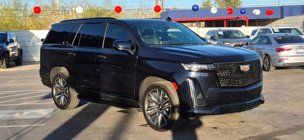2023 Cadillac Escalade Sport - Photo 8