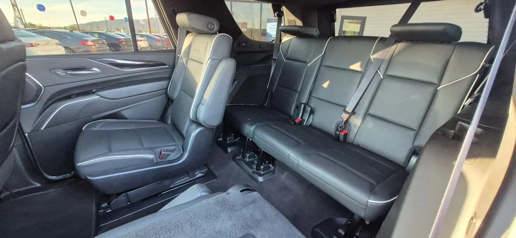 2023 Cadillac Escalade Sport - Photo 12