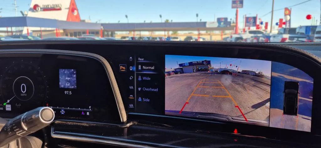 2023 Cadillac Escalade Sport - Photo 19