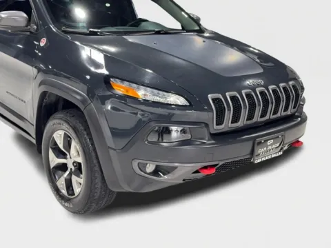Another view of 2018 Jeep Cherokee TrailHawk Sport Utility 4D for sale in Addison, TX at Car Place Dallas