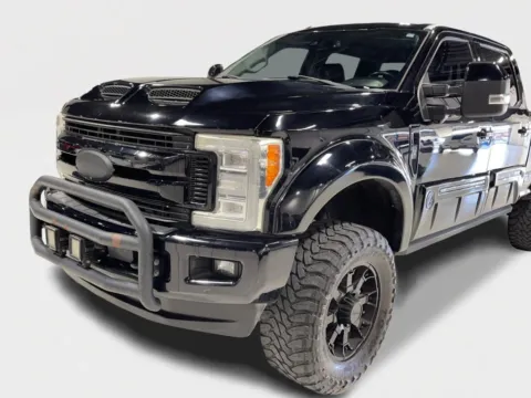 More photos of 2017 Ford F250 Super Duty Crew Cab Lariat Pickup 4D 6 3/4 ft at Car Place Dallas, TX