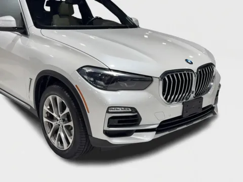 Another view of 2019 BMW X5 xDrive40i Sport Utility 4D for sale in Addison, TX at Car Place Dallas