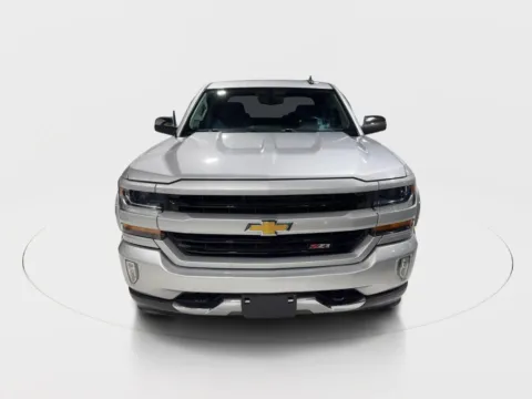 More photos of 2018 Chevrolet Silverado 1500 Crew Cab Z71 LT Pickup 4D 5 3/4 ft at Car Place Dallas, TX