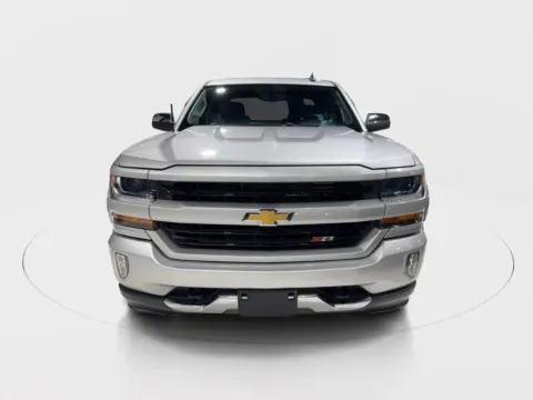 More photos of 2018 Chevrolet Silverado 1500 Crew Cab Z71 LT Pickup 4D 5 3/4 ft at Car Place Dallas, TX