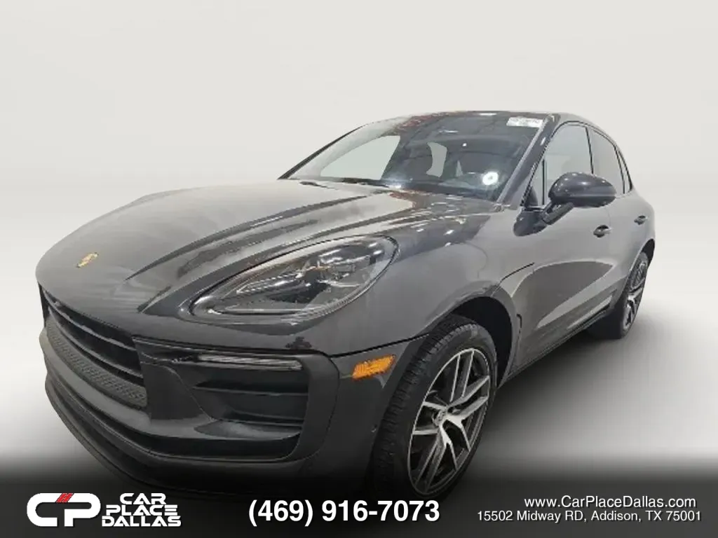 2022 Porsche Macan -'s photo