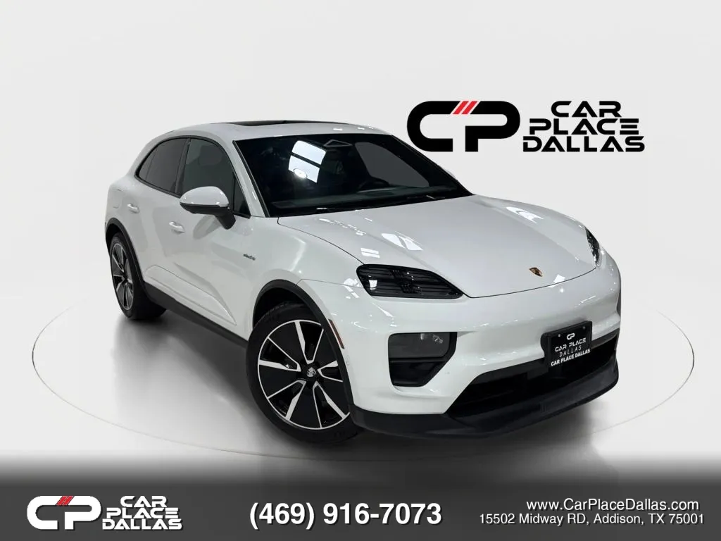 2025 Porsche Macan Macan Electric's photo