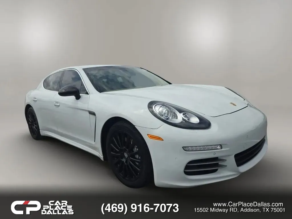 2015 Porsche Panamera 4S's photo