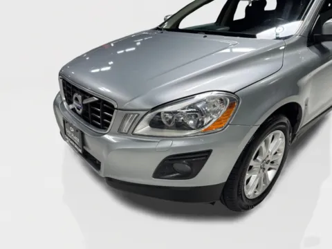 Another view of 2010 Volvo XC60 3.2 LEATHER,MOONROOF,PWR LIFTGATE,MEMORY STS,BLUETOOTH,DUAL CLIMATE,CITY SAFETY,ALLOY WHLS for sale in Addison, TX at Car Place Dallas