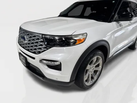 Another view of 2020 Ford Explorer Platinum Sport Utility 4D for sale in Addison, TX at Car Place Dallas