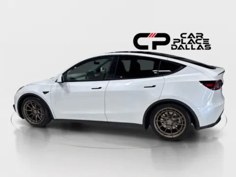 More photos of 2021 Tesla Model Y Long Range Sport Utility 4D at Car Place Dallas, TX