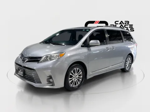Another view of 2020 Toyota Sienna XLE NAV,CARPLAY,HTD LTHR,BLIND SPOT,PWR DOORS,PWR LIFTGATE,MOONROOF,CAM,3RD ROW for sale in Addison, TX at Car Place Dallas