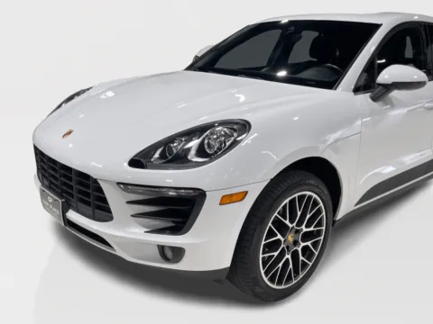 More photos of 2018 Porsche Macan PDK,AWD,CAM,BT,PWR STS,DUAL CLIMATE,LOW MILES at Car Place Dallas, TX