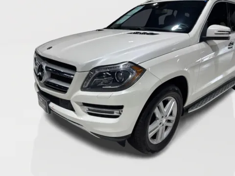 More photos of 2013 Mercedes-Benz GL-Class GL 450 4MATIC,V8,3RD ROW,NAV,CAM,HTD STS,WHITE EXT,LOW MILES at Car Place Dallas, TX