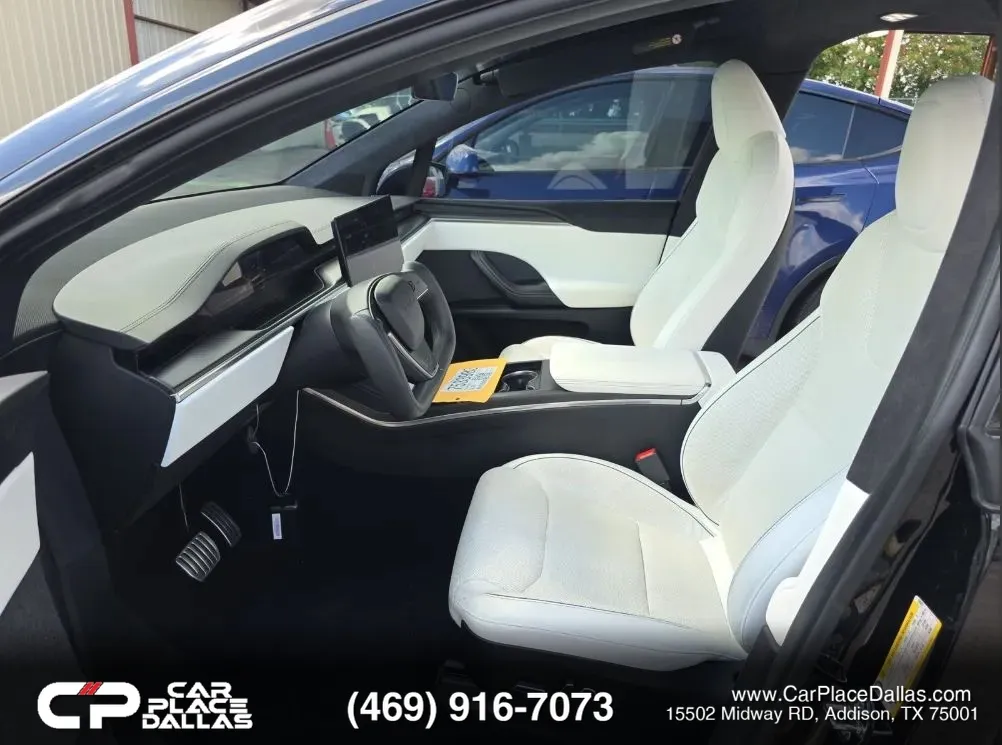 2022 Tesla Model X Plaid - Photo 8