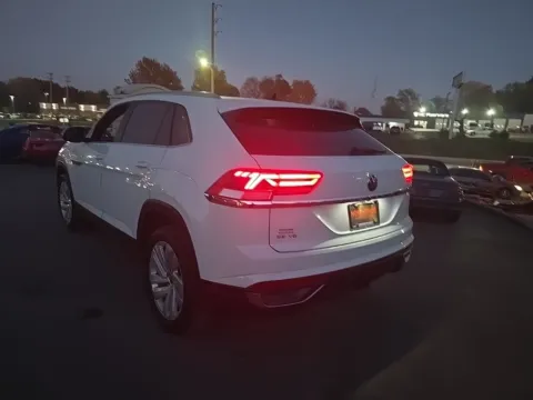 Another view of 2021 Volkswagen Atlas Cross Sport 3.6L V6 SE w/Technology for sale in Blue Springs, MO at MAG Auto - Munsterman Automotive Group