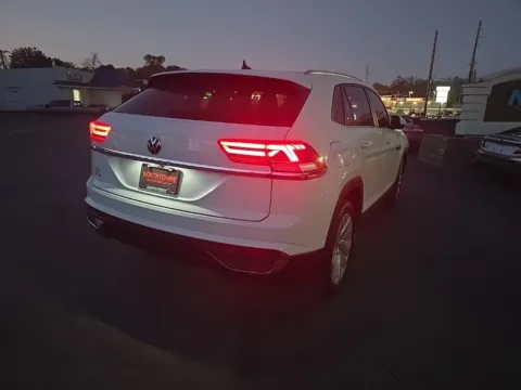 More photos of 2021 Volkswagen Atlas Cross Sport 3.6L V6 SE w/Technology at MAG Auto - Munsterman Automotive Group, MO