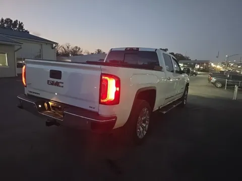 More photos of 2018 GMC Sierra 1500 SLT at MAG Auto - Munsterman Automotive Group, MO