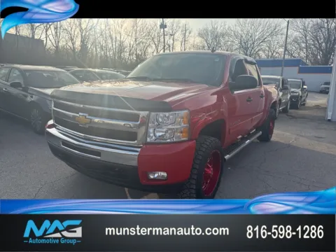 Red 2011 Chevrolet Silverado 1500 LT for sale in Blue Springs, MO