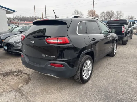 More photos of 2015 Jeep Cherokee Limited at MAG Auto - Munsterman Automotive Group, MO