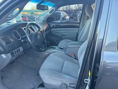 More photos of 2011 Toyota Tacoma at MAG Auto - Munsterman Automotive Group, MO