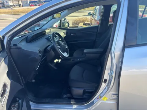 More photos of 2017 Toyota Prius One at MAG Auto - Munsterman Automotive Group, MO