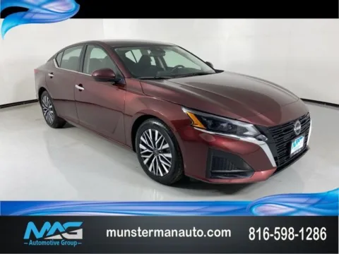 Red 2023 Nissan Altima 2.5 SV for sale in Blue Springs, MO