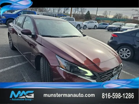 Red 2023 Nissan Altima 2.5 SV for sale in Blue Springs, MO