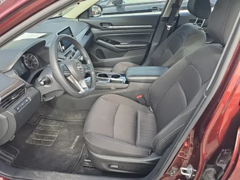 More photos of 2023 Nissan Altima 2.5 SV at MAG Auto - Munsterman Automotive Group, MO