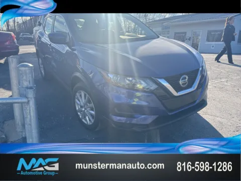 Blue 2020 Nissan Rogue Sport SV for sale in Blue Springs, MO