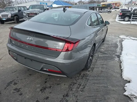 More photos of 2022 Hyundai Sonata Hybrid Blue at MAG Auto - Munsterman Automotive Group, MO