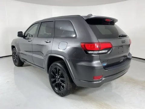 More photos of 2019 Jeep Grand Cherokee Altitude at MAG Auto - Munsterman Automotive Group, MO