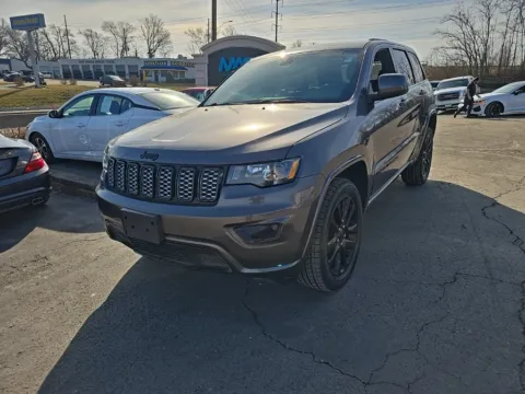 Photos of 2019 Jeep Grand Cherokee Altitude for sale in Blue Springs, MO at MAG Auto - Munsterman Automotive Group