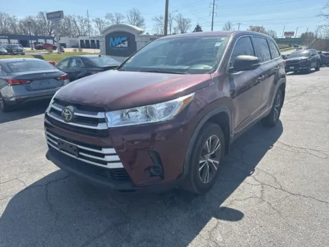 Photos of 2019 Toyota Highlander LE for sale in Blue Springs, MO at MAG Auto - Munsterman Automotive Group