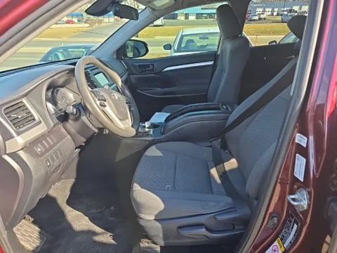 Another view of 2019 Toyota Highlander LE for sale in Blue Springs, MO at MAG Auto - Munsterman Automotive Group