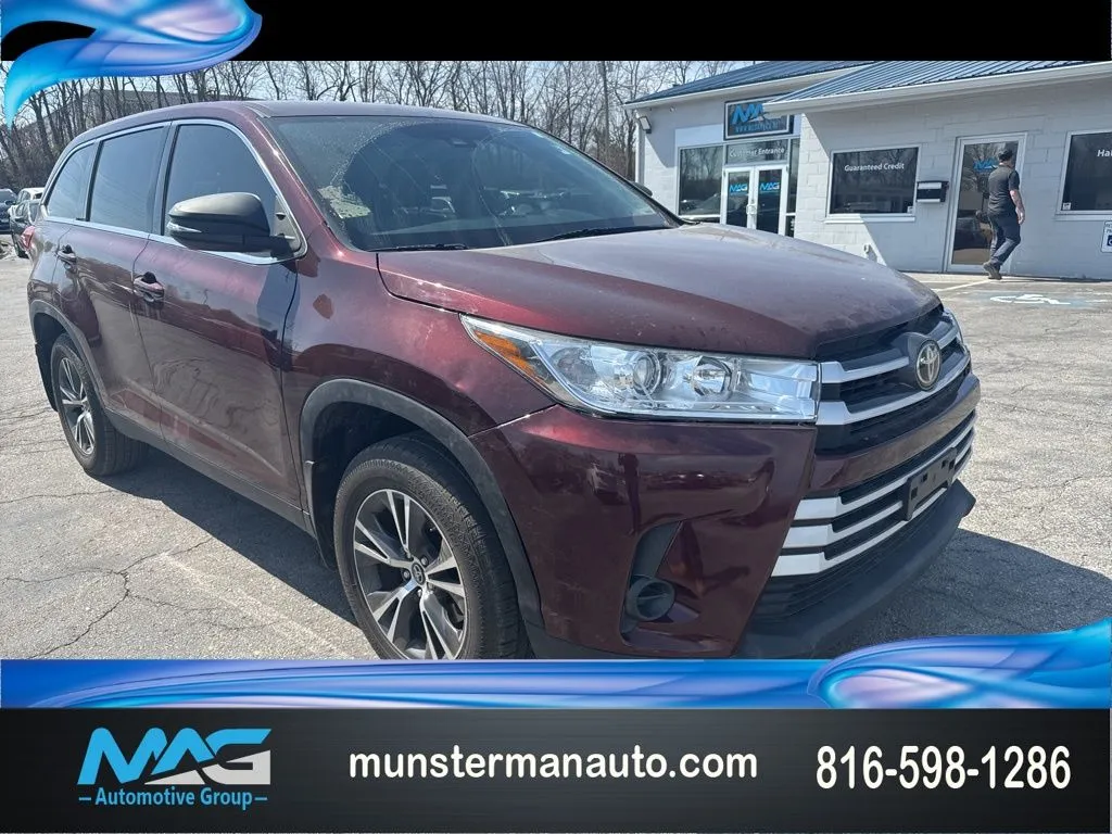 2019 Toyota Highlander LE for sale in Blue Springs, MO