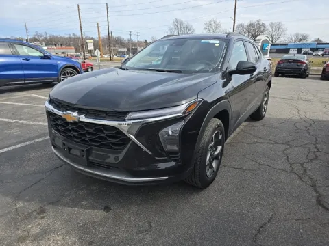 Photos of 2025 Chevrolet Trax LT for sale in Blue Springs, MO at MAG Auto - Munsterman Automotive Group