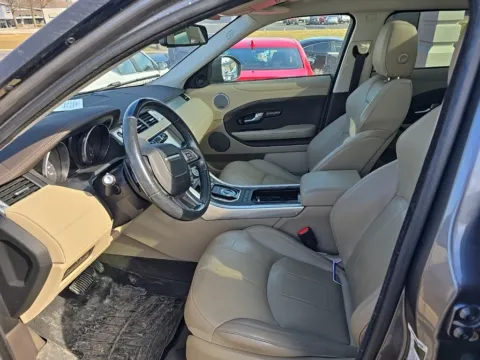 More photos of 2017 Land Rover Range Rover Evoque SE Premium at MAG Auto - Munsterman Automotive Group, MO