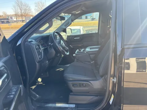 More photos of 2019 Chevrolet Silverado 1500 RST at MAG Auto - Munsterman Automotive Group, MO
