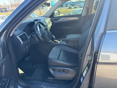 More photos of 2021 Volkswagen Atlas SEL at MAG Auto - Munsterman Automotive Group, MO