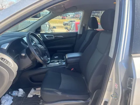 More photos of 2020 Nissan Pathfinder SV at MAG Auto - Munsterman Automotive Group, MO