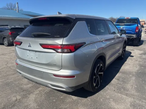 More photos of 2022 Mitsubishi Outlander SE Launch Edition at MAG Auto - Munsterman Automotive Group, MO