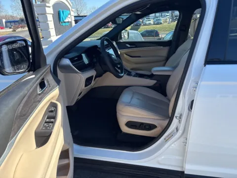 More photos of 2024 Jeep Grand Cherokee L Limited at MAG Auto - Munsterman Automotive Group, MO