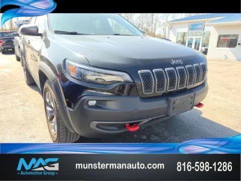 Black 2019 Jeep Cherokee Trailhawk for sale in Blue Springs, MO