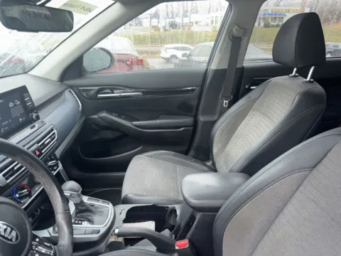 More photos of 2021 Kia Seltos S at MAG Auto - Munsterman Automotive Group, MO