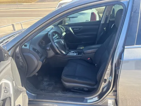 More photos of 2018 Nissan Altima 2.5 SV at MAG Auto - Munsterman Automotive Group, MO