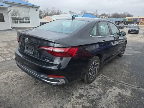 More photos of 2022 Volkswagen Jetta 1.5T SEL at MAG Auto - Munsterman Automotive Group, MO
