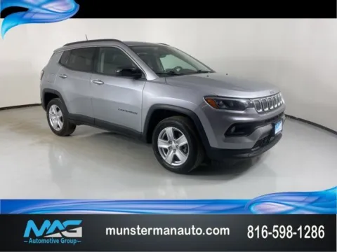 Silver 2022 Jeep Compass Latitude for sale in Blue Springs, MO