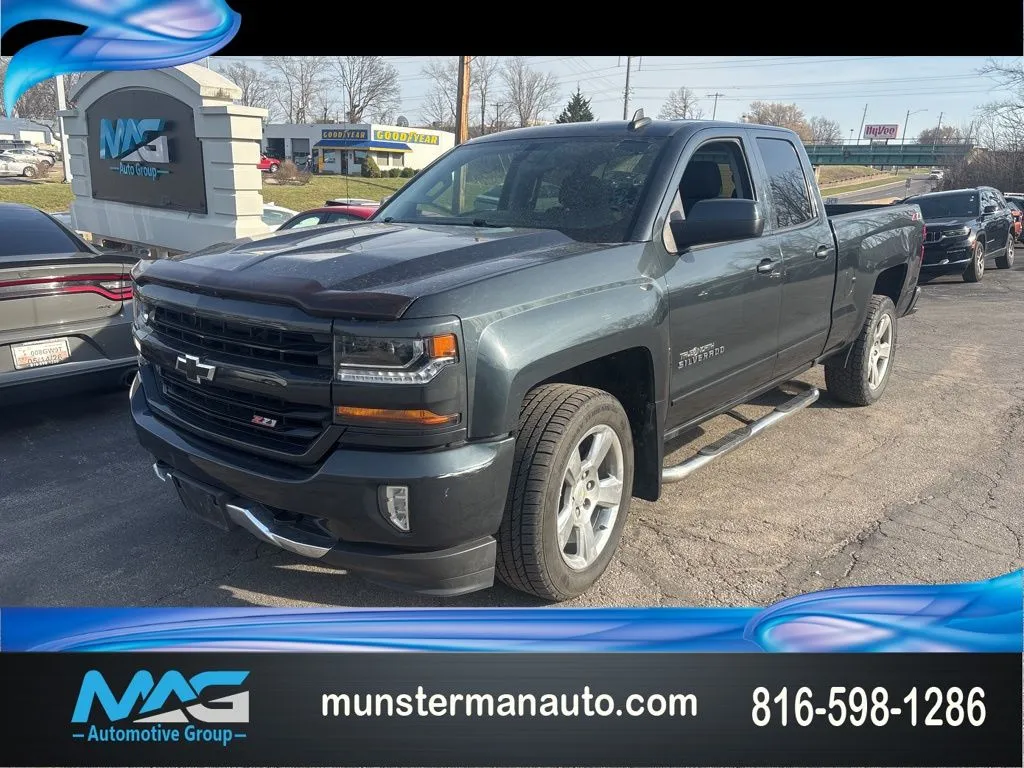 Gray 2018 Chevrolet Silverado 1500 LT for sale in Blue Springs, MO