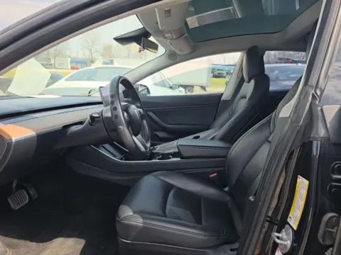 More photos of 2018 Tesla Model 3 Long Range at MAG Auto - Munsterman Automotive Group, MO